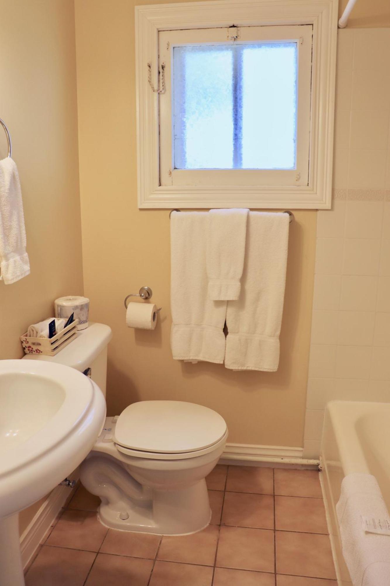 Shining Waters Country Inn Cavendish Bagian luar foto