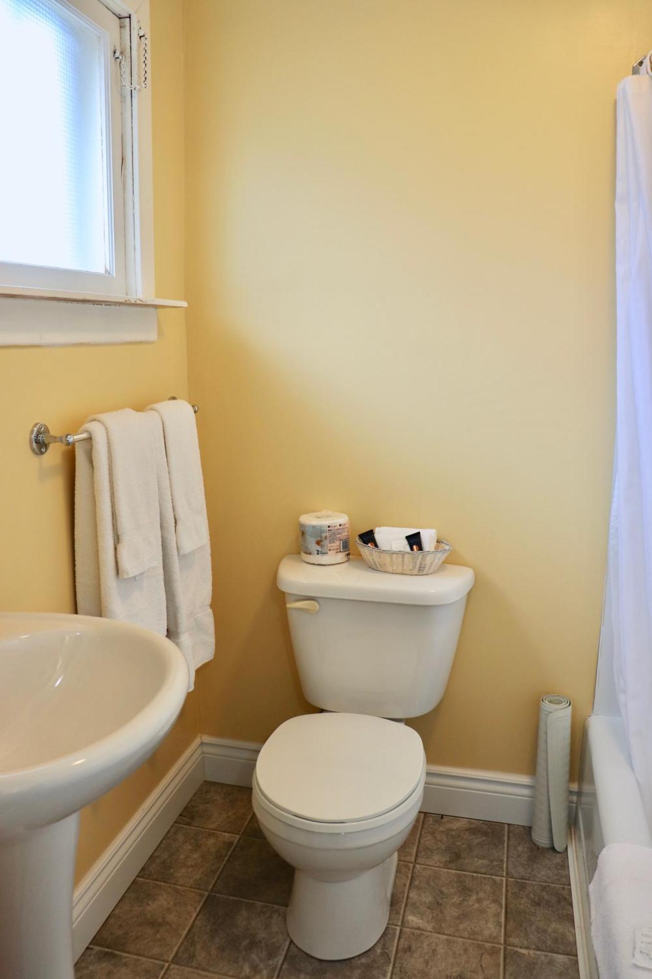 Shining Waters Country Inn Cavendish Bagian luar foto