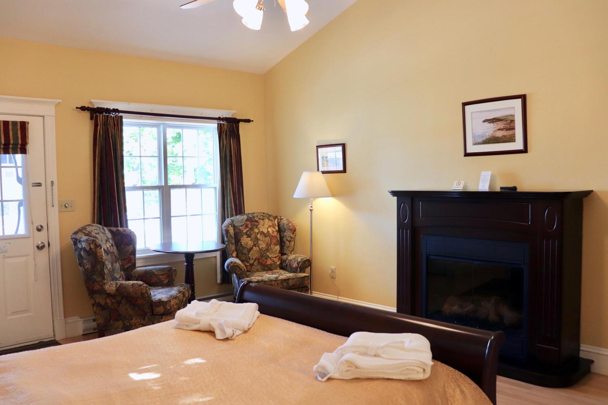 Shining Waters Country Inn Cavendish Bagian luar foto