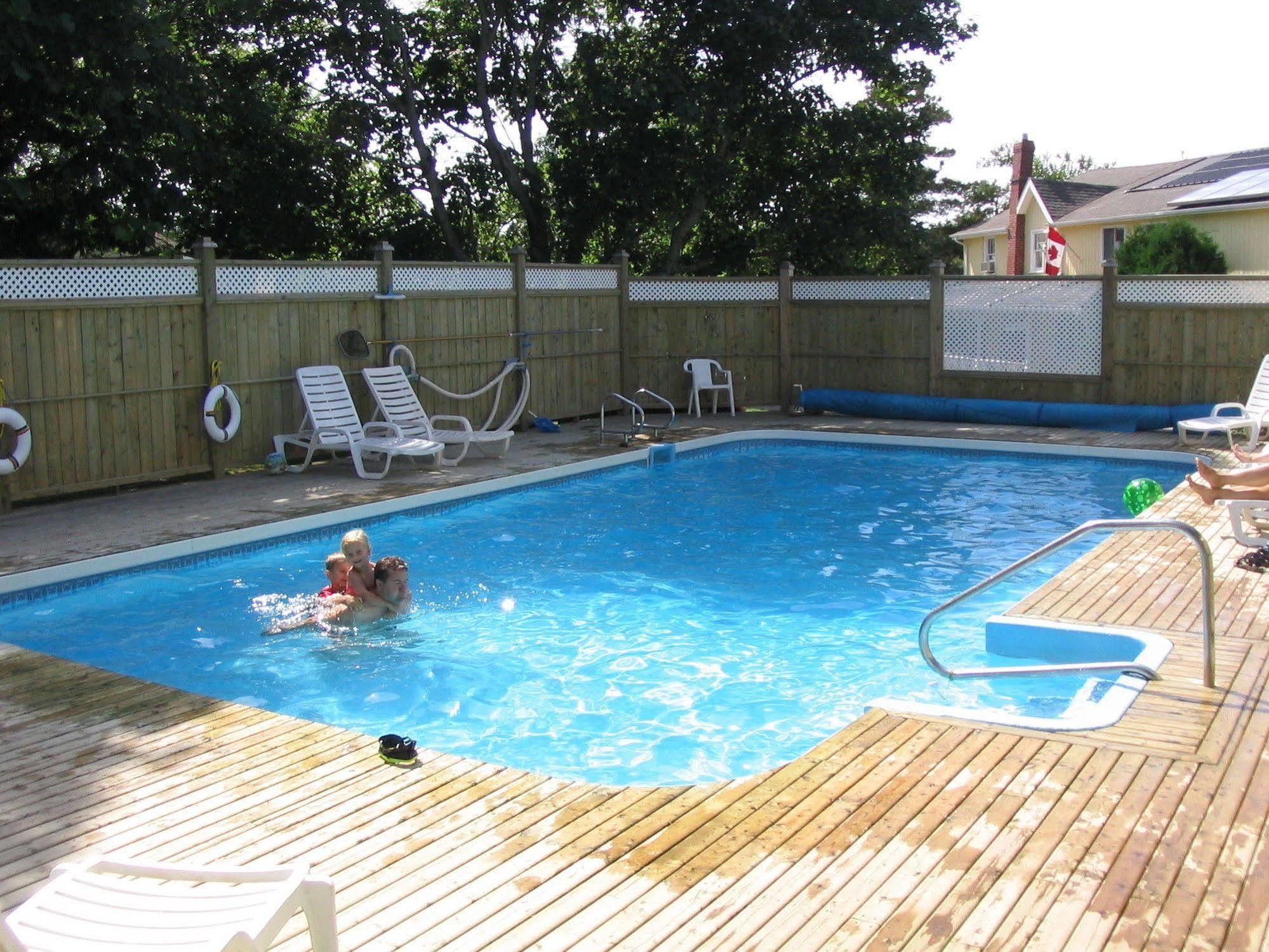 Shining Waters Country Inn Cavendish Bagian luar foto